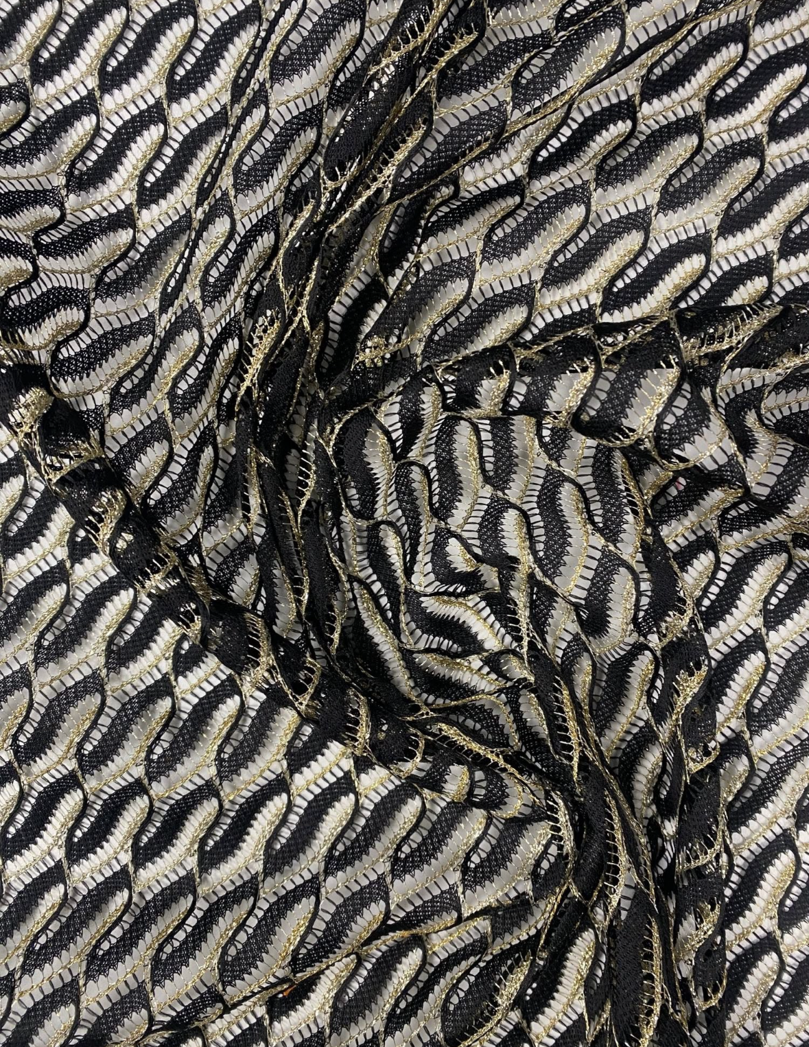 Cova Sarong ~ Black and Gold